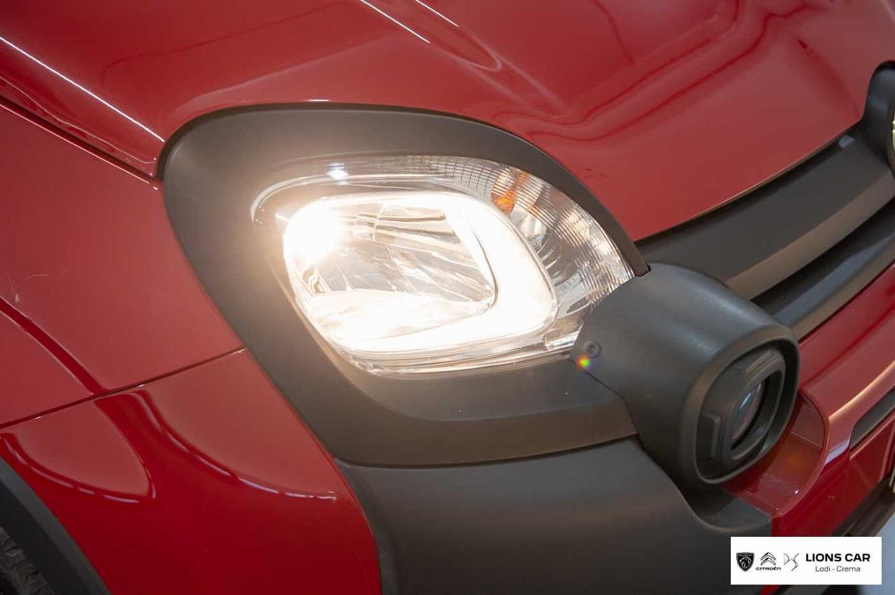 Fiat Fiat Panda usata, con interni in tessuto nero con monogramma fiat (anteriori)