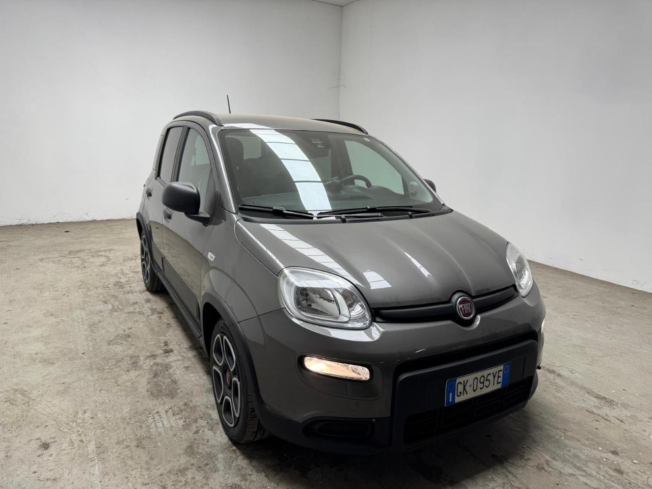 fiat panda panda iii 2021 1.0 firefly hybrid s and s 70cv 5p.ti usata