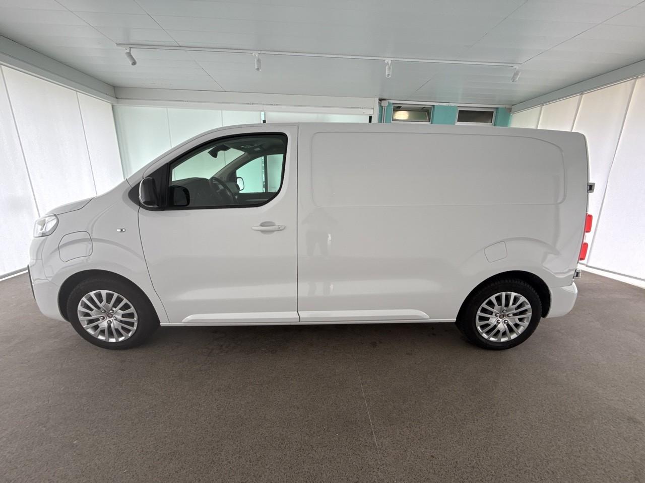 Fiat Fiat Scudo usata, con conness.dispositivi est.intrattenimento include porta usb anteriore, 1 e 0