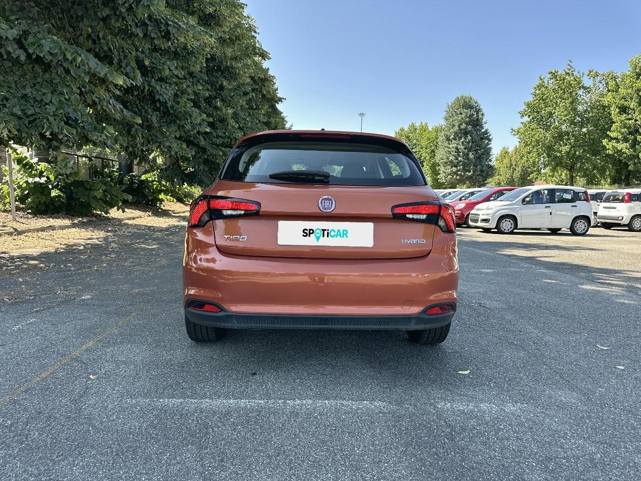 Fiat Fiat Tipo usata, con barre longitud.al tetto cromato/argento