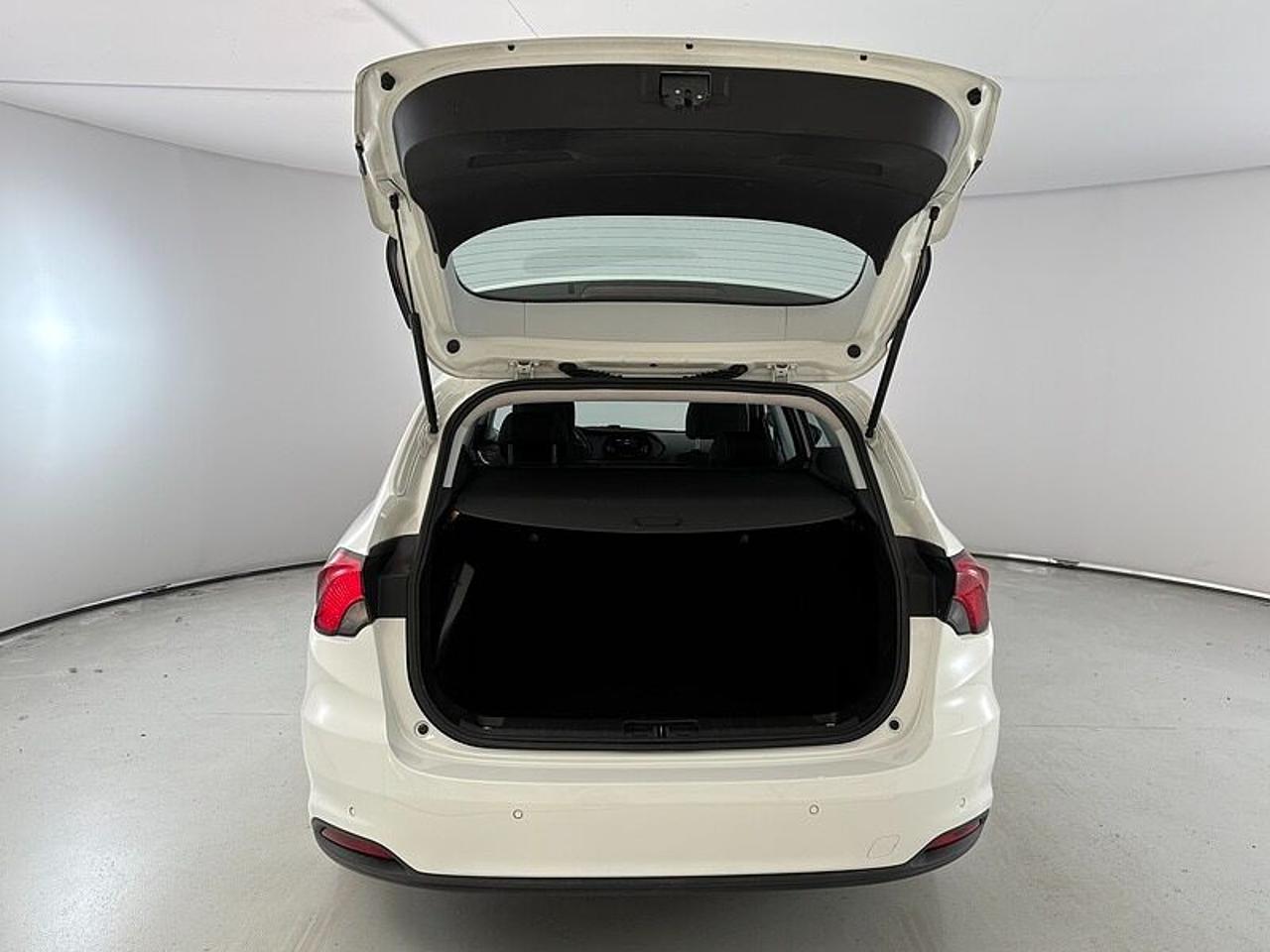 Fiat Fiat Tipo usata, con interno grey