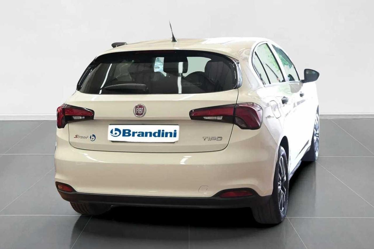 Fiat Fiat Tipo usata, con luci diurne a led