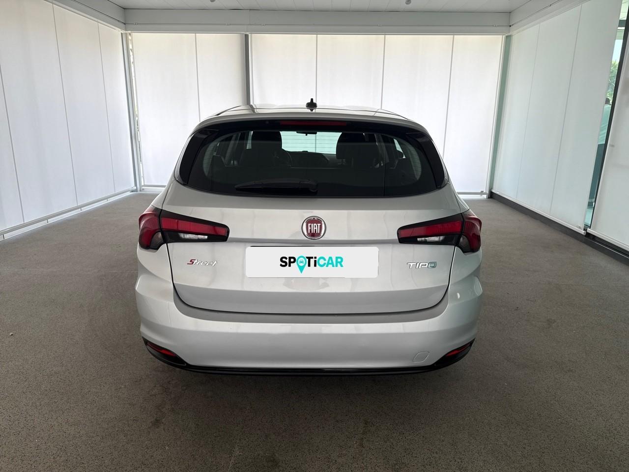 Fiat Fiat Tipo usata, con comandi audio al volante