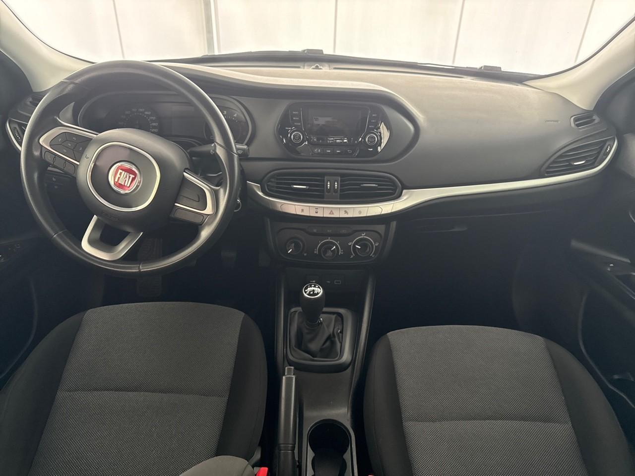 Fiat Fiat Tipo usata, con conness.dispositivi est.intrattenimento include ingresso aux anteriore e include porta usb anteriore