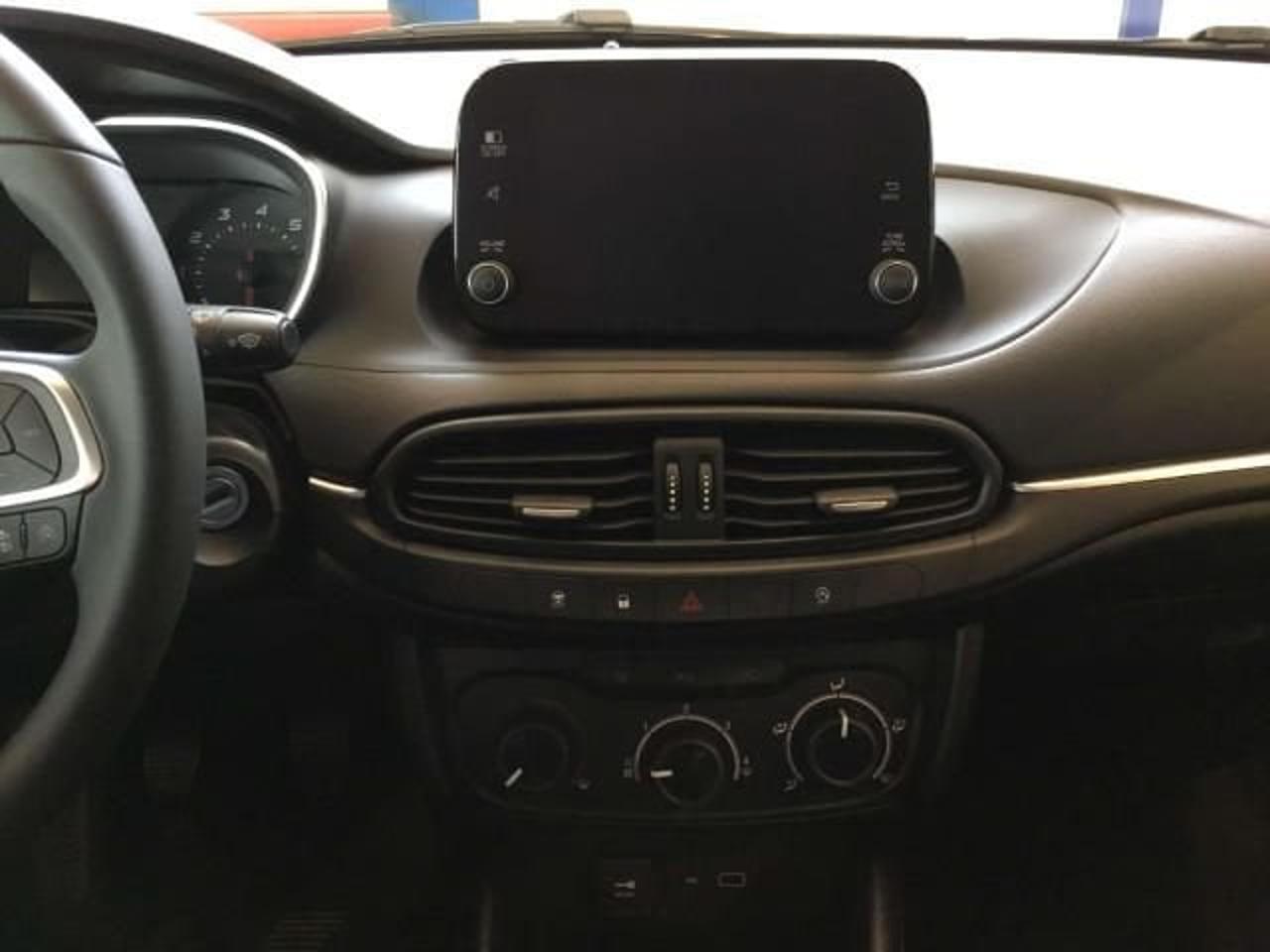 Fiat Fiat Tipo usata, con cerchi in lega
