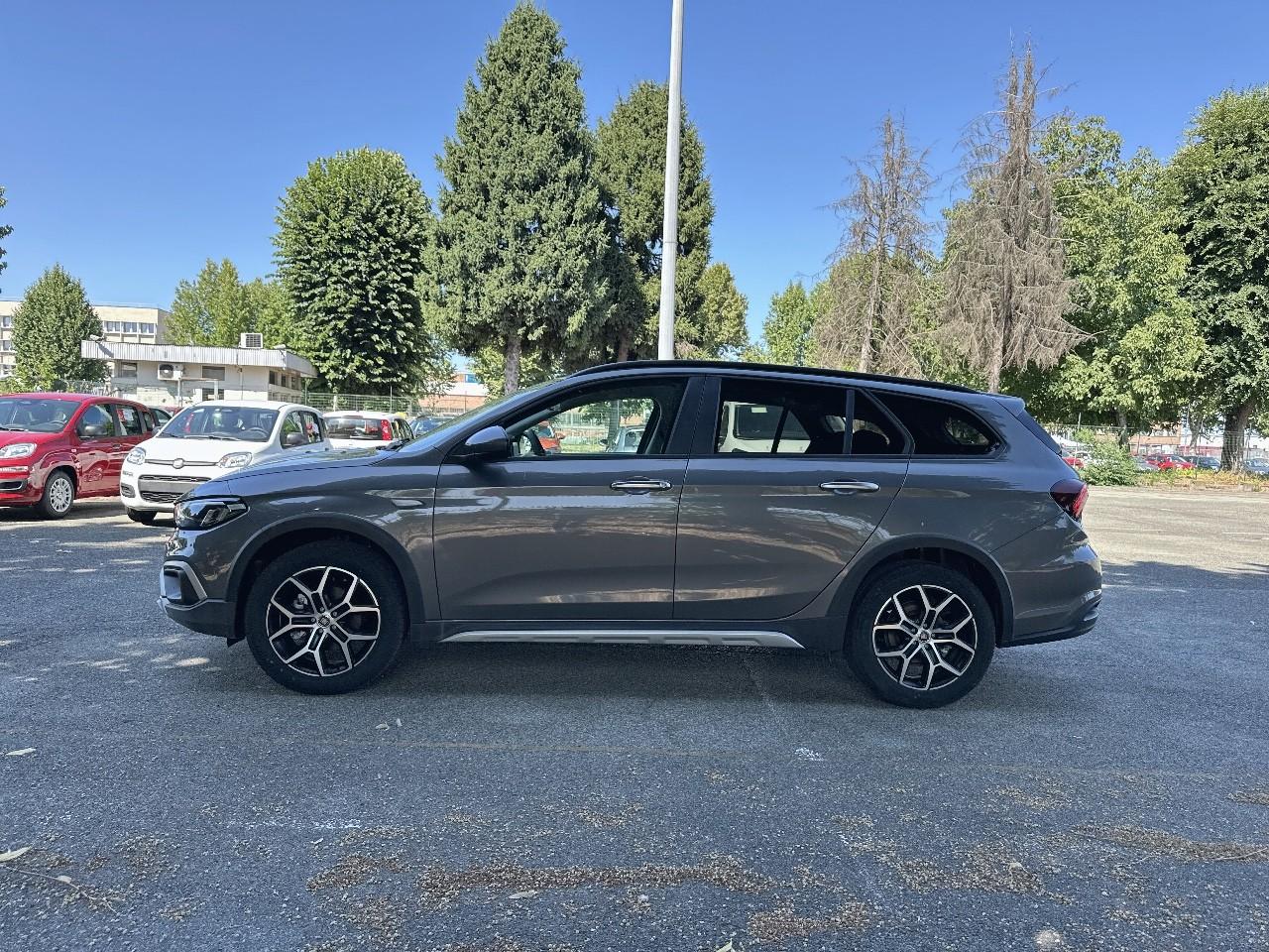 Fiat Fiat Tipo usata, con barre longitud.al tetto in tono