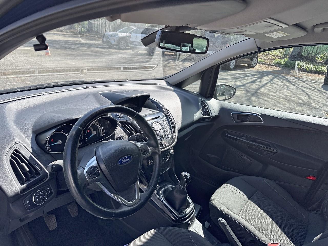 Ford Ford B-Max usata, con computer con velocità media, consumo medio, consumo istantaneo e autonomia