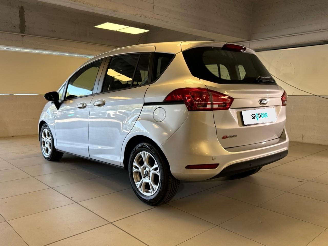 Ford Ford B-Max usata, con computer con velocità media, consumo medio, consumo istantaneo e autonomia