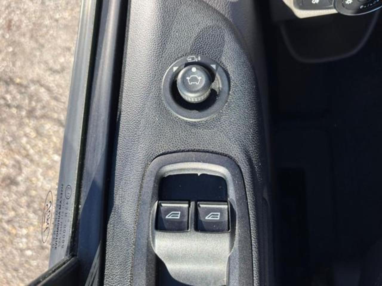 Ford Ford B-Max usata, con autoradio