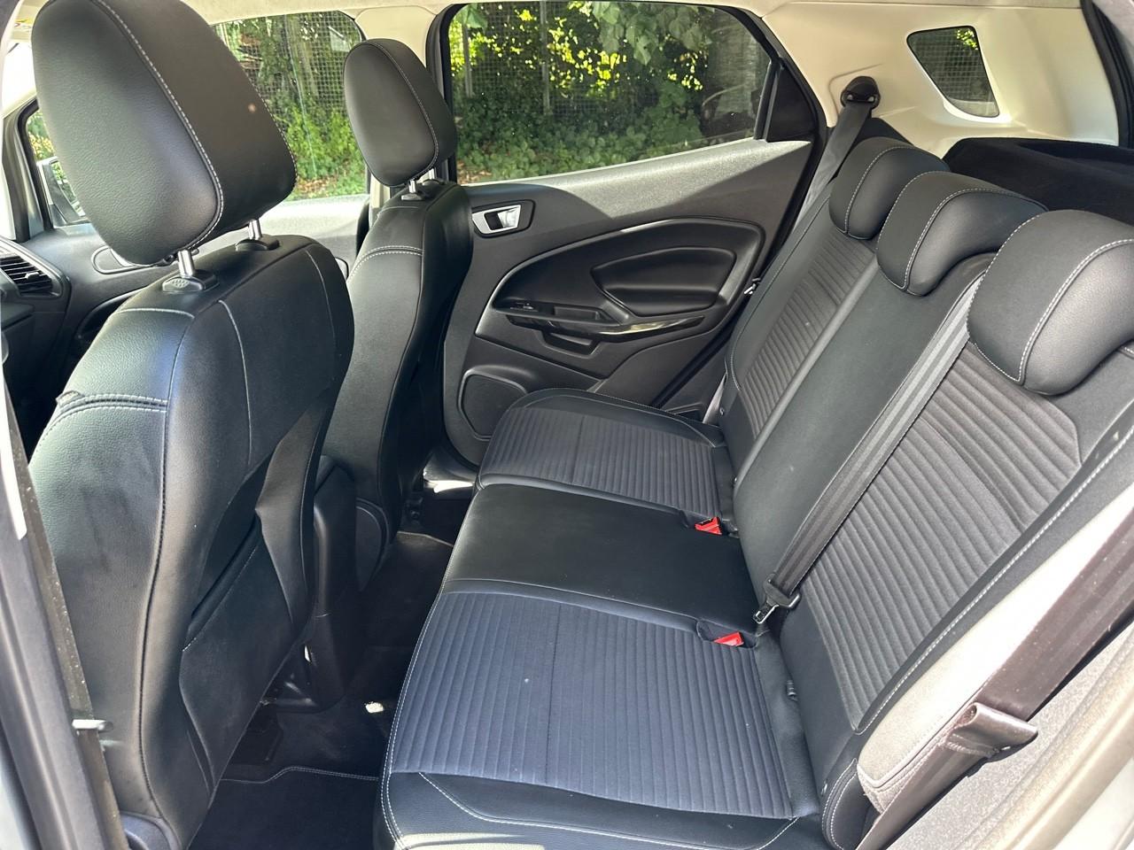 Ford Ford Ecosport usata, con 2 poggiatesta sedili ant. , con reg. in altezza, 3 poggiatesta sedili post. , con reg. in altezza
