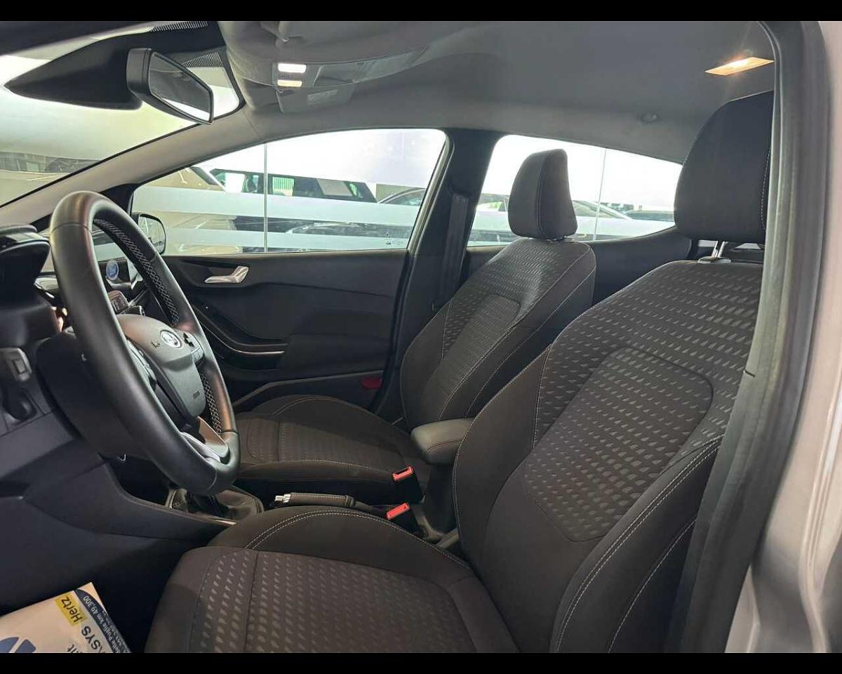 Ford Ford Fiesta usata, con bracciolo porta oggetti