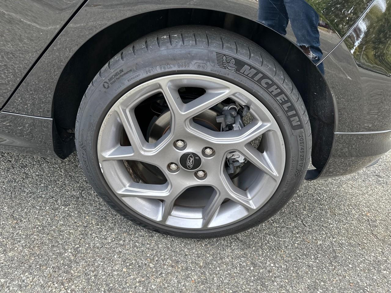 Ford Ford Fiesta usata, con 4 freni a disco con 2 dischi ventilati