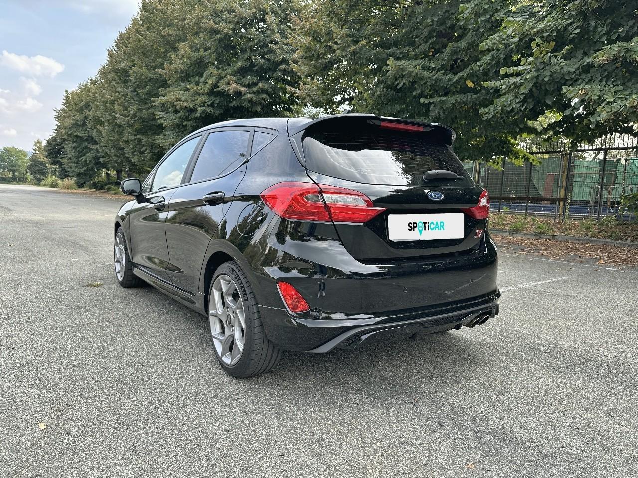 Ford Ford Fiesta usata, con cinture sicurezza post. conducente, cinture sicurezza post. passeggero, cinture sicurezza post. centrale a 3 punti