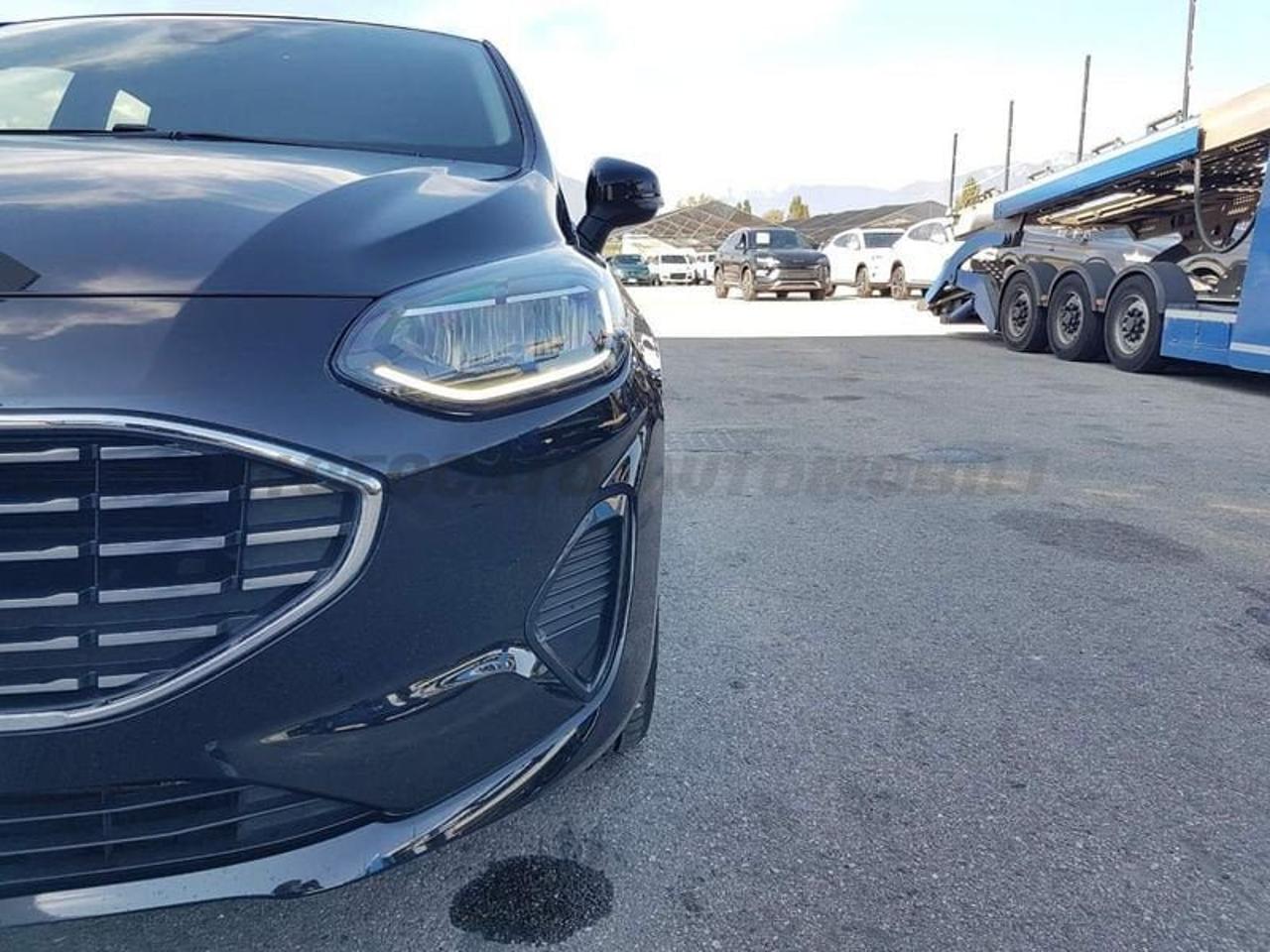 Ford Ford Fiesta usata, con luci diurne