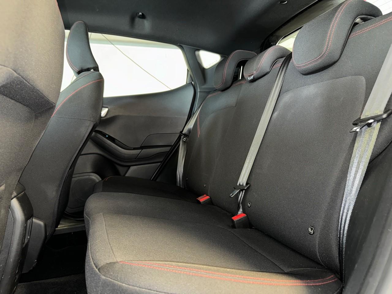 Ford Ford Fiesta usata, con 2 poggiatesta sedili ant. , con reg. in altezza, 3 poggiatesta sedili post. , con reg. in altezza