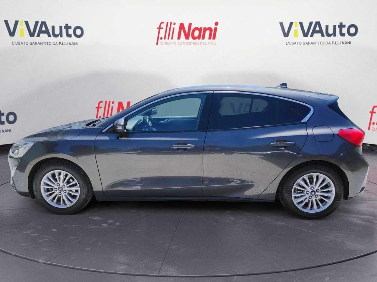 Ford Ford Focus usata, con consolle centrale superiore con luci di cortesia a led ant. e post.