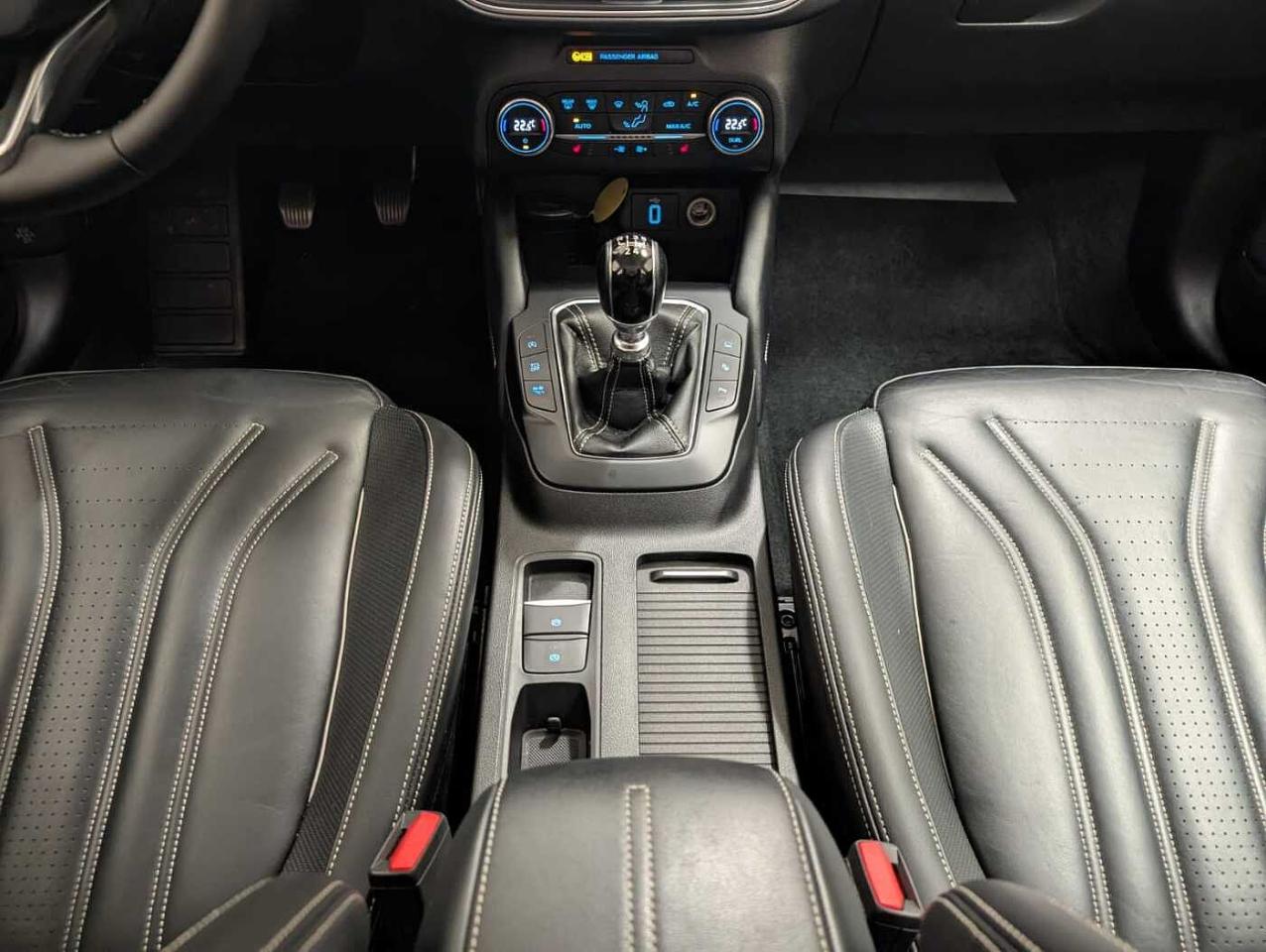 Ford Ford Focus usata, con barre al tetto argentate