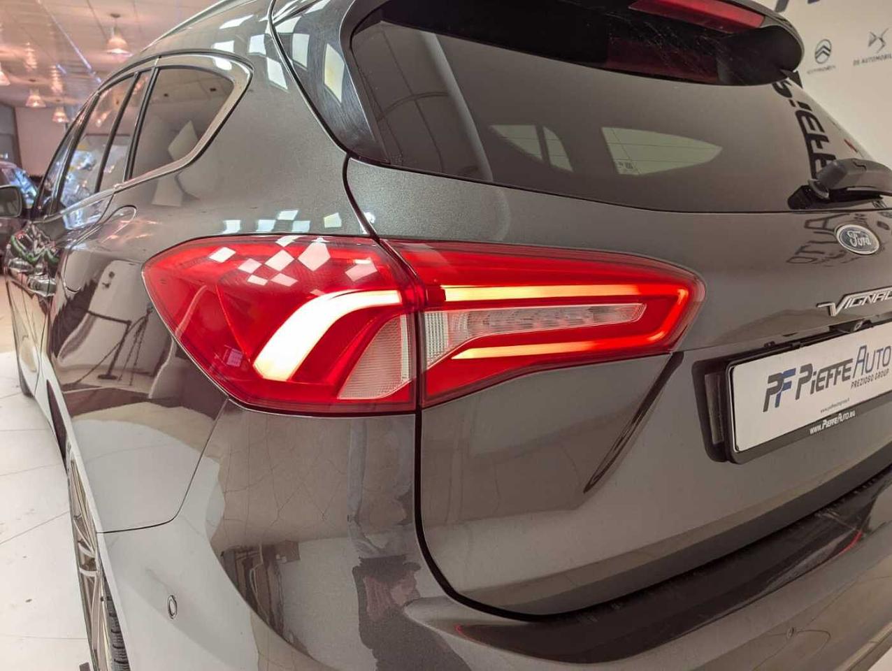 Ford Ford Focus usata, con cornici fari in alluminio