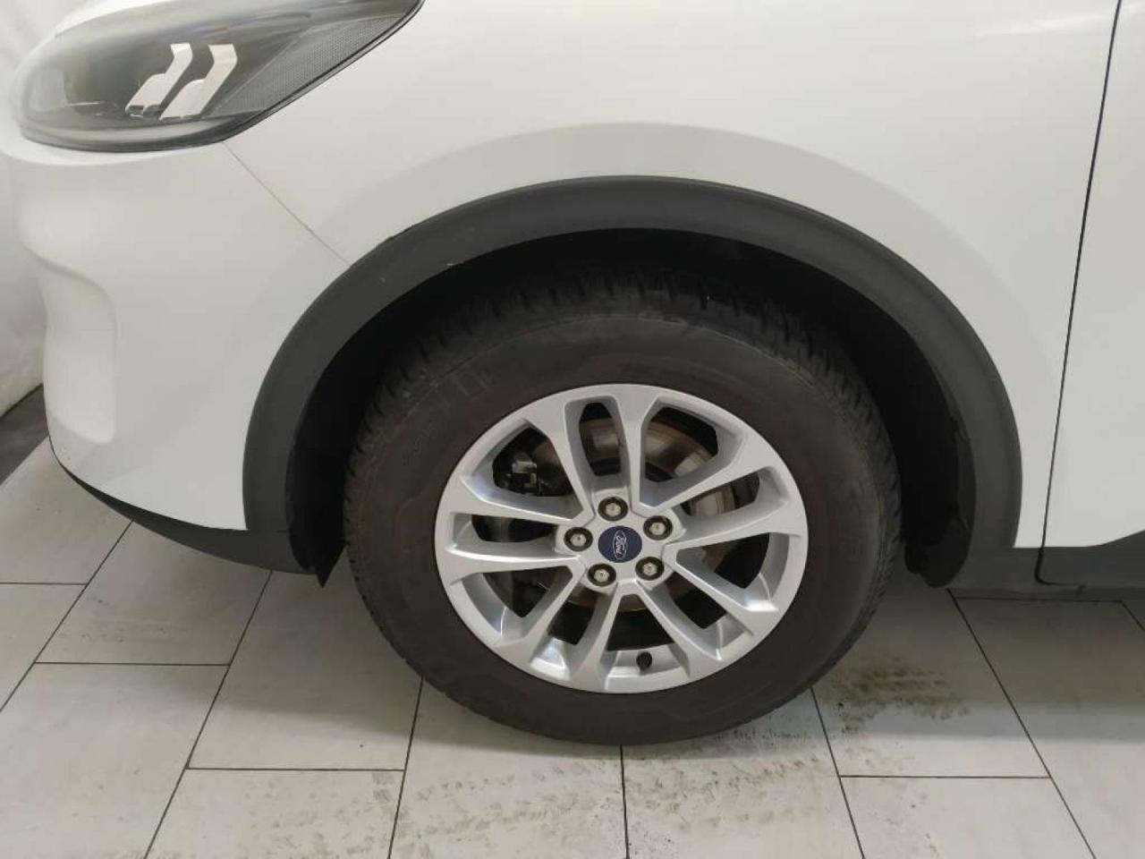 Ford Kuga - Foto 2