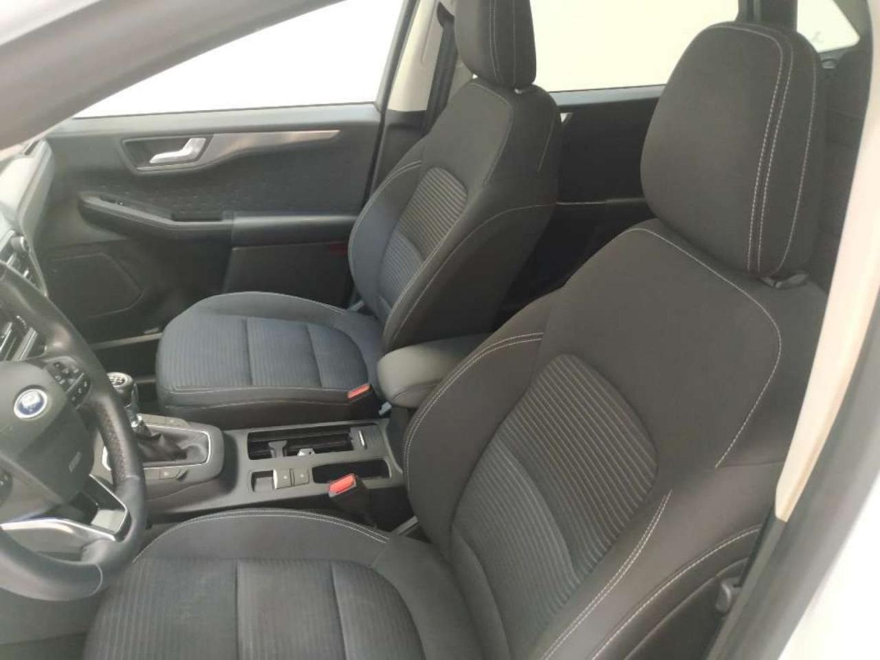 Ford Kuga - Foto 5
