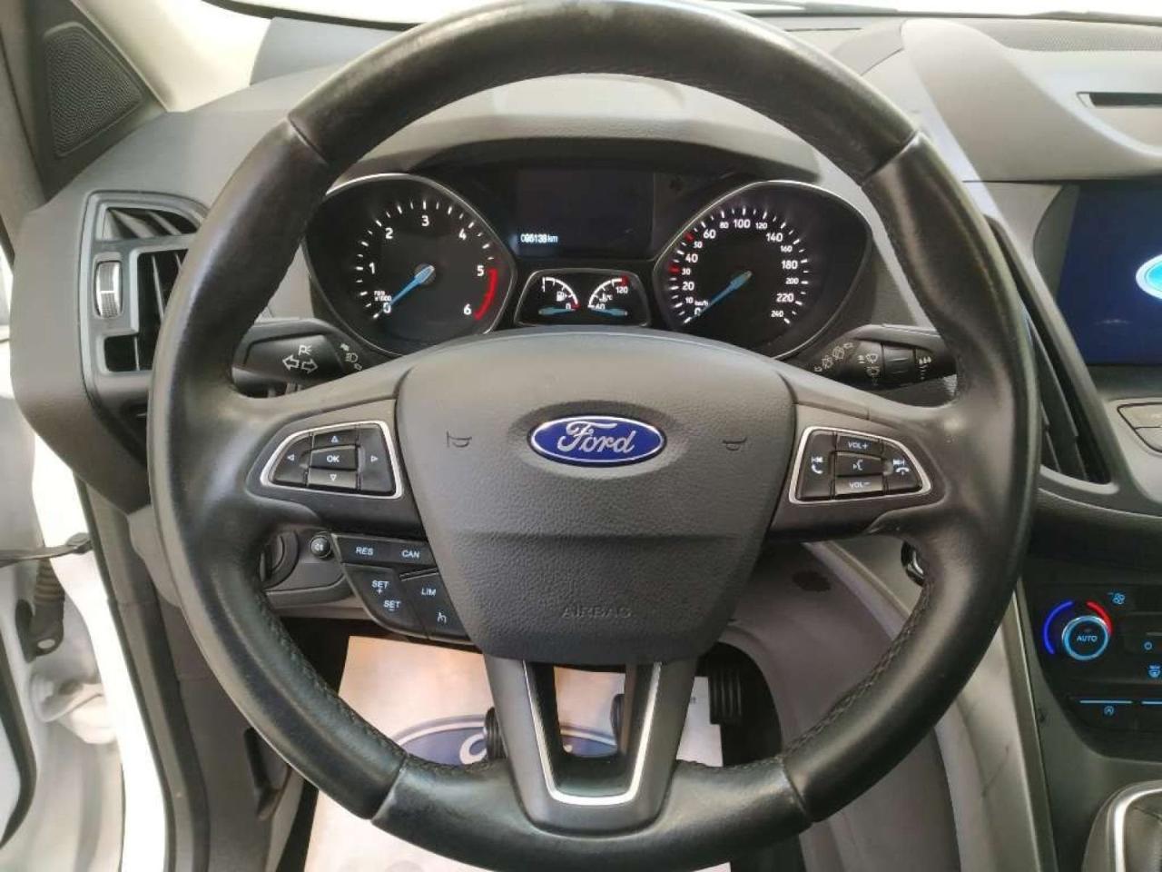 Ford Kuga - Foto 5