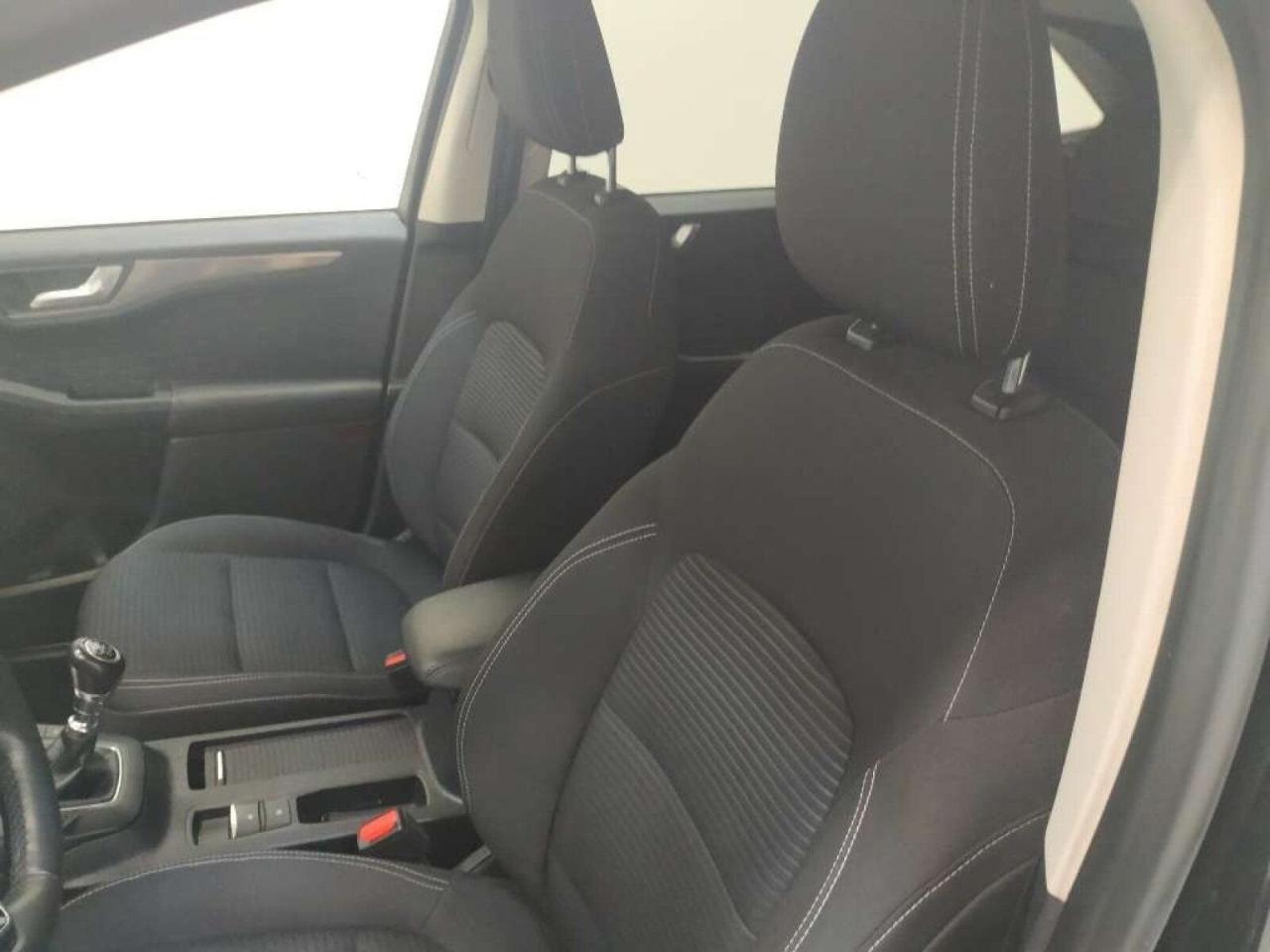 Ford Kuga - Foto 4