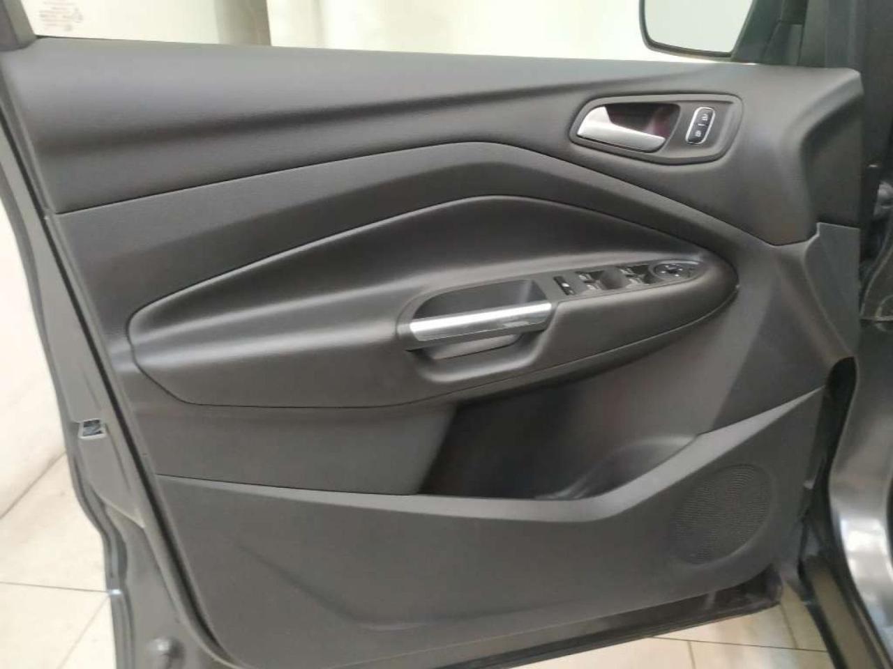 Ford Kuga - Foto 3