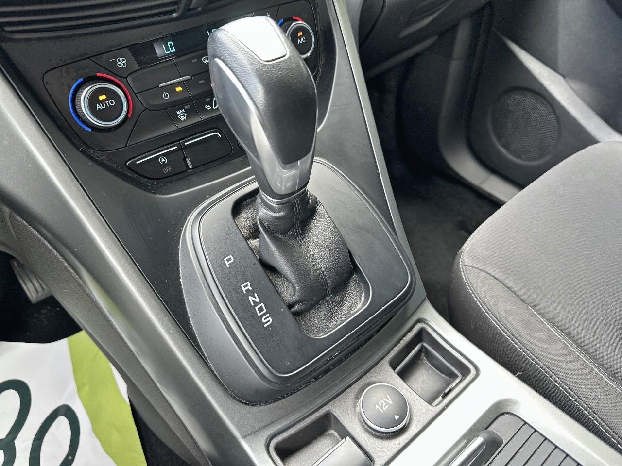 Ford Ford Kuga usata, con airbag per le ginocchia conducente