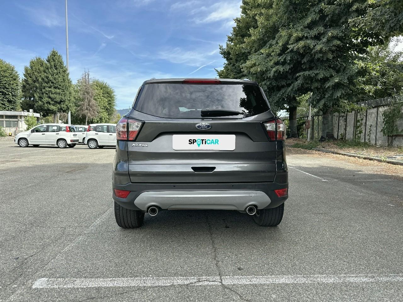 Ford Ford Kuga usata, con bracciolo posteriore