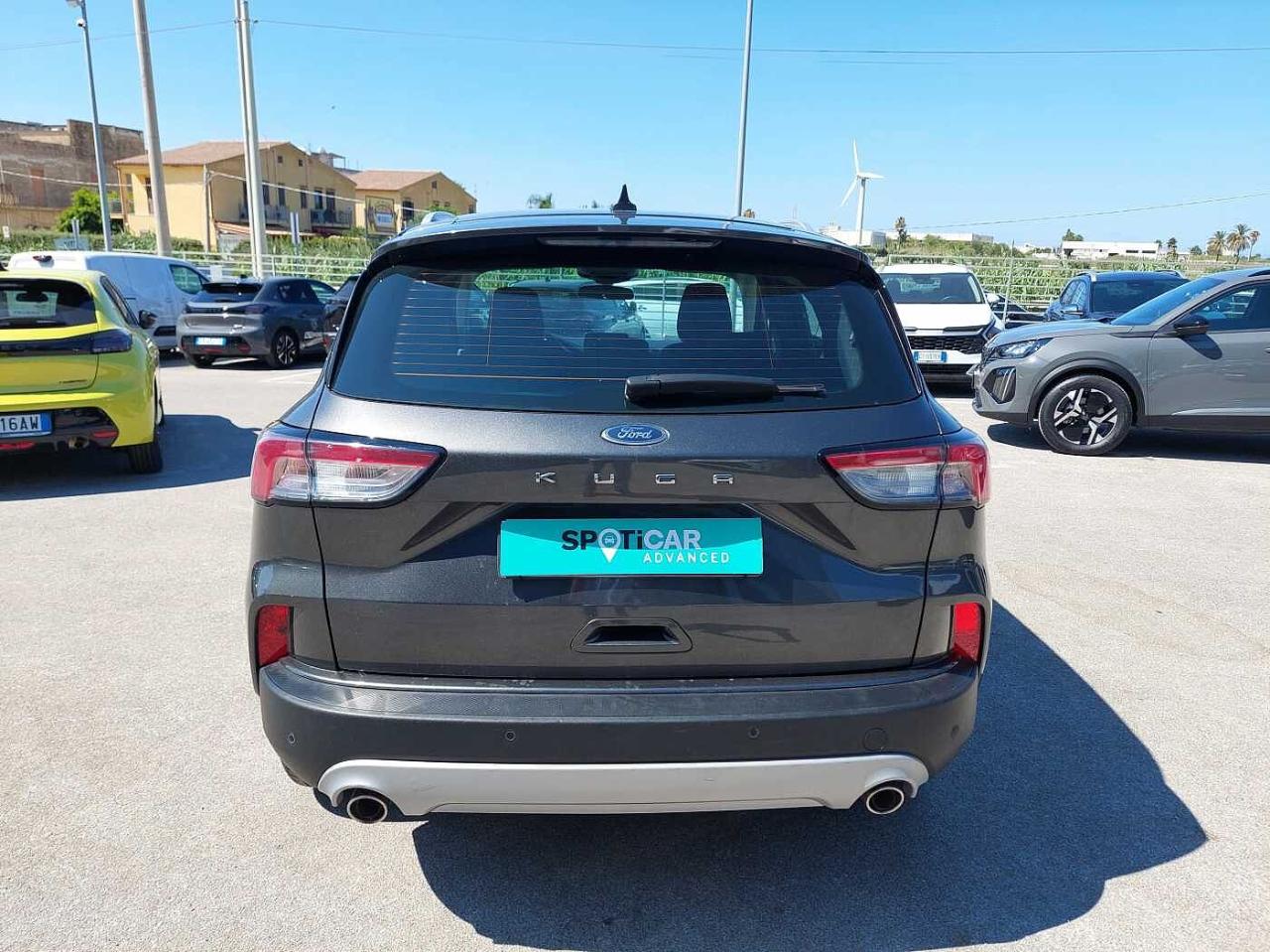 Ford Ford Kuga usata, con bracciolo porta oggetti