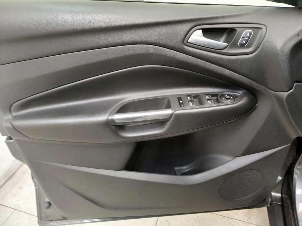 Ford Kuga - Foto 5