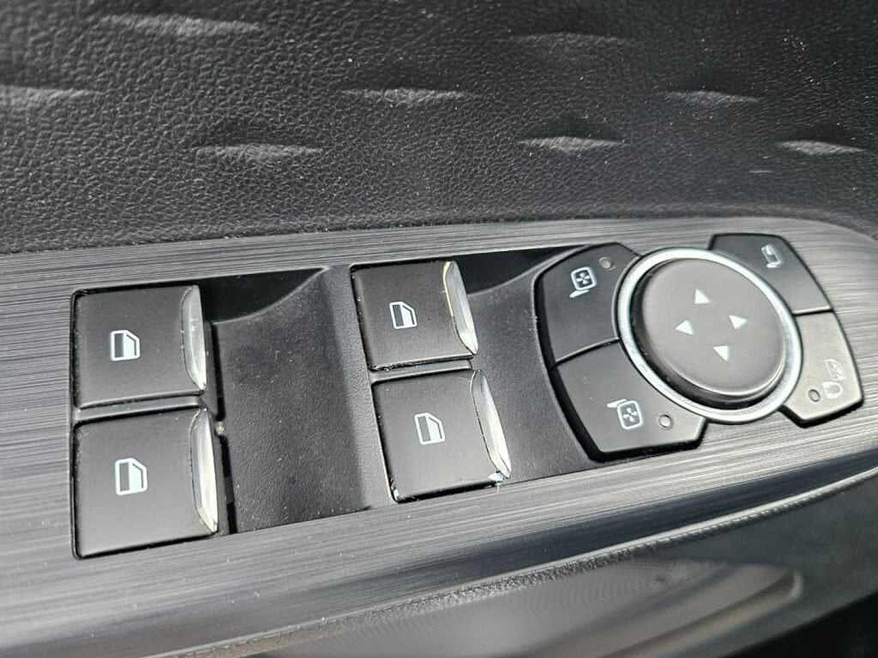 Ford Ford Kuga usata, con active grill shutter