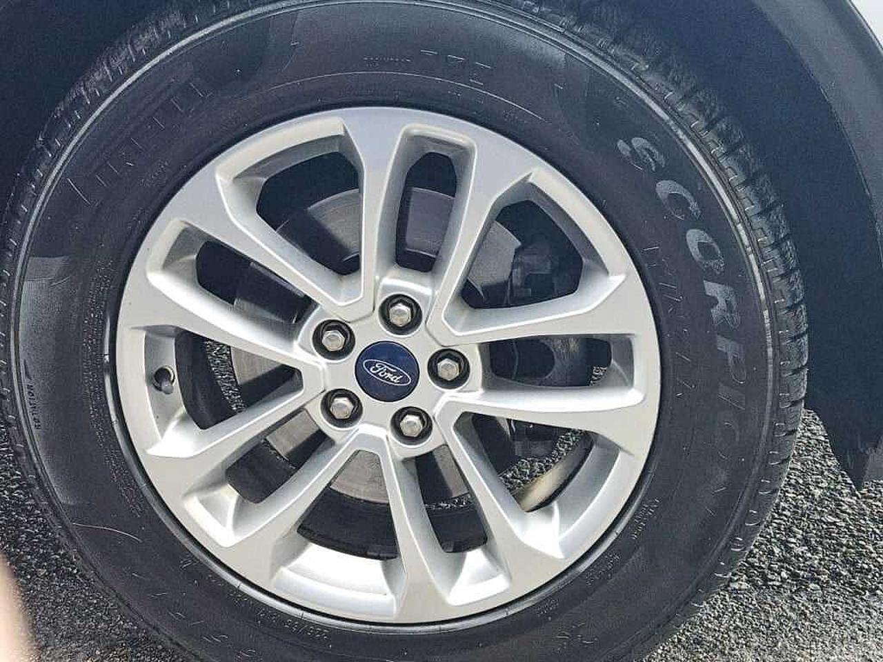 Ford Ford Kuga usata, con doppio terminale di scarico