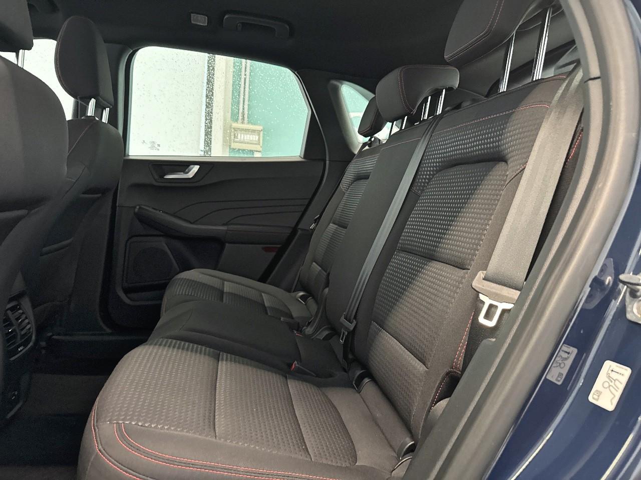 Ford Ford Kuga usata, con 2 poggiatesta sedili ant. , con reg. in altezza, 3 poggiatesta sedili post. , con reg. in altezza