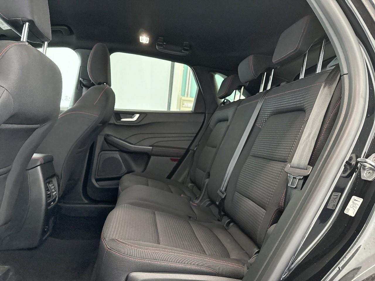 Ford Ford Kuga usata, con 2 poggiatesta sedili ant. , con reg. in altezza, 3 poggiatesta sedili post. , con reg. in altezza