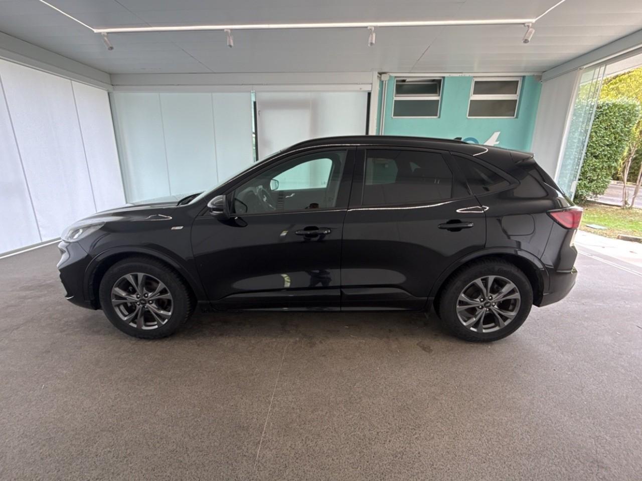 Ford Ford Kuga usata, con barre longitud.al tetto nero