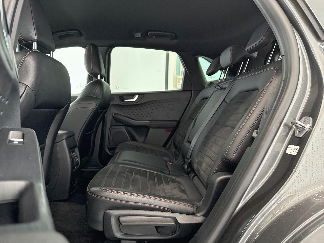 Ford Ford Kuga usata, con 12,3 display multifunzionale pannello strumenti 1 e 31,2, 8,0 display multifunzionale touch screen, plancia 1 e 20,3