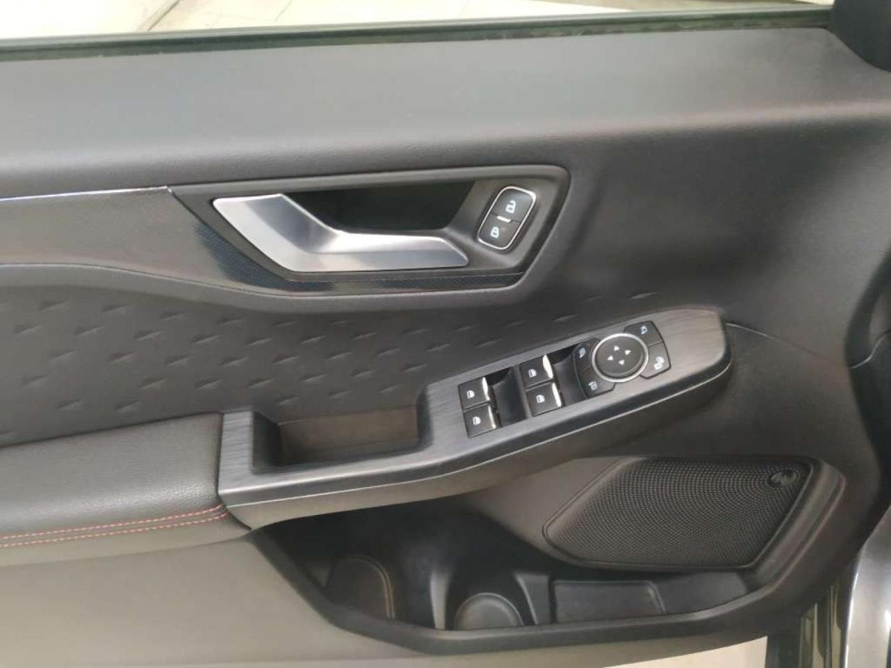 Ford Kuga - Foto 5