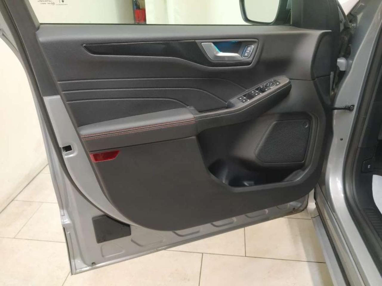 Ford Kuga - Foto 3