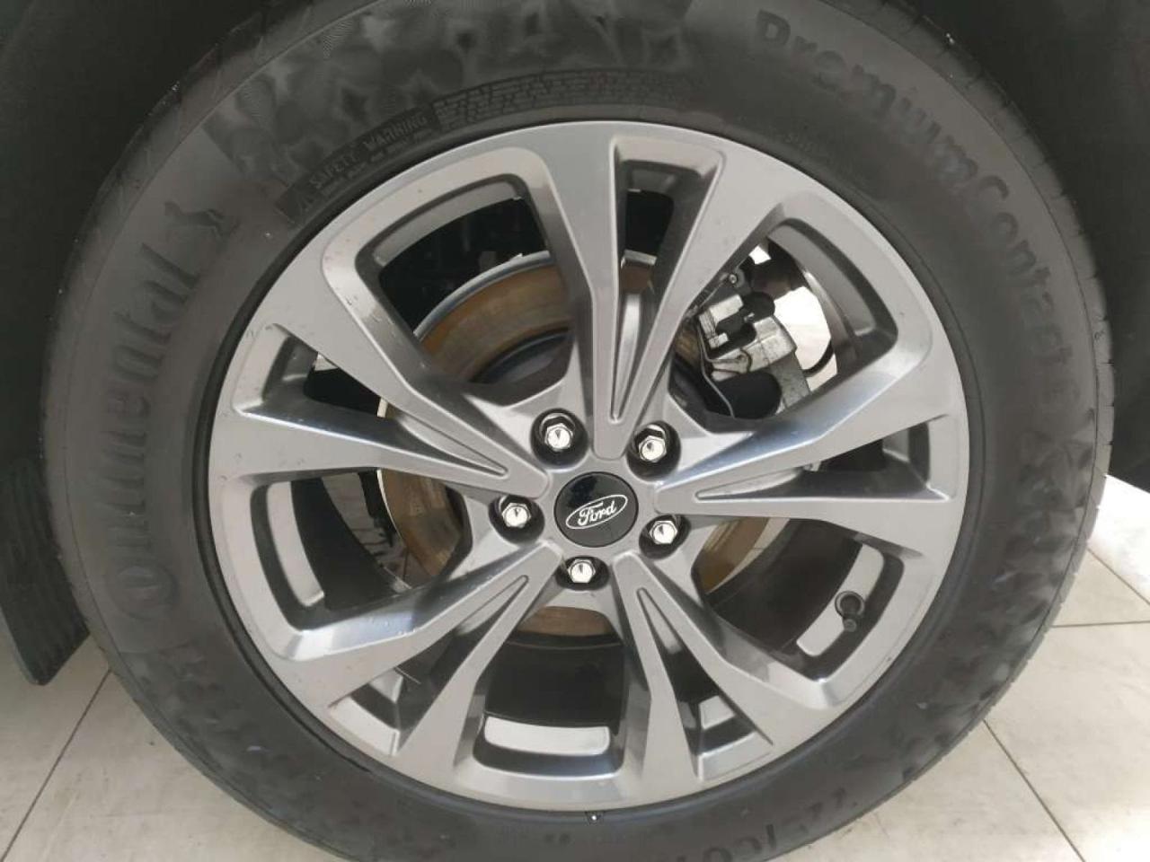 Ford Kuga - Foto 2