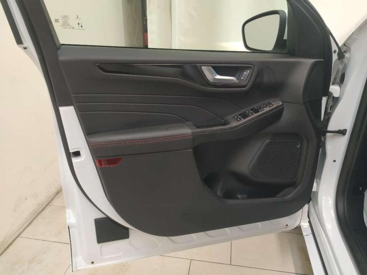 Ford Kuga - Foto 3