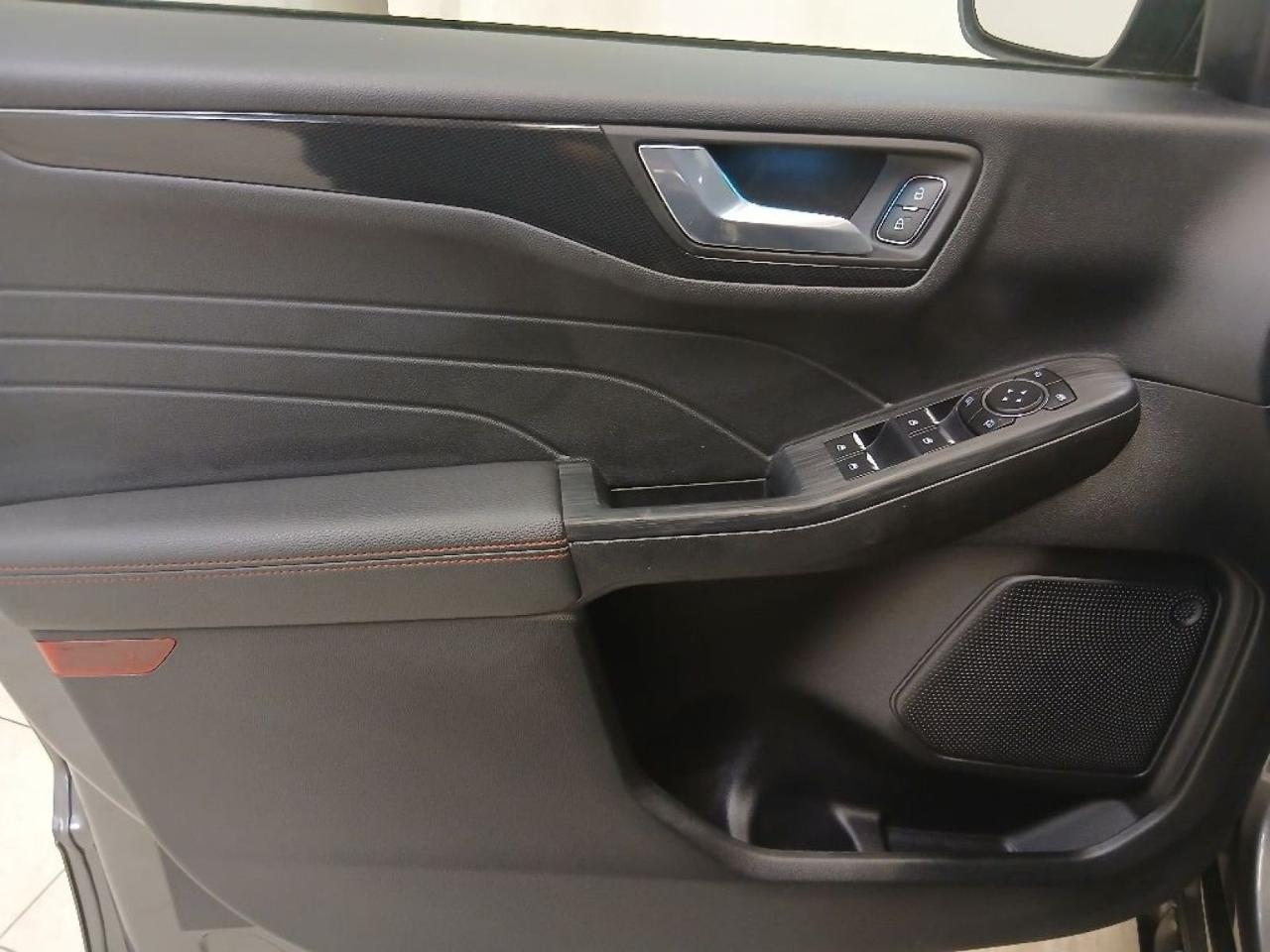 Ford Kuga - Foto 3