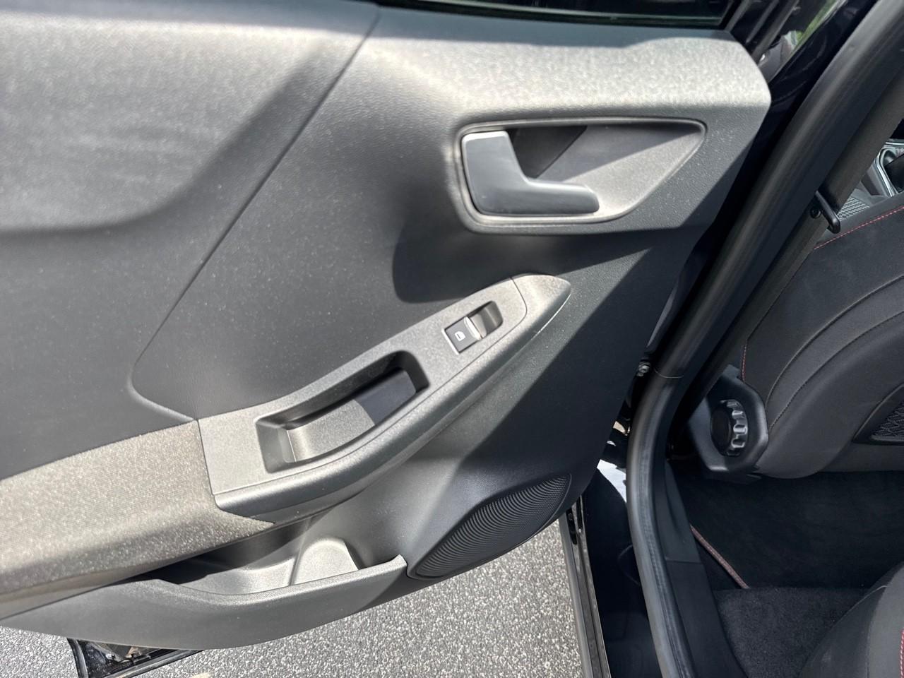 Ford Ford Puma usata, con bracciolo anteriore