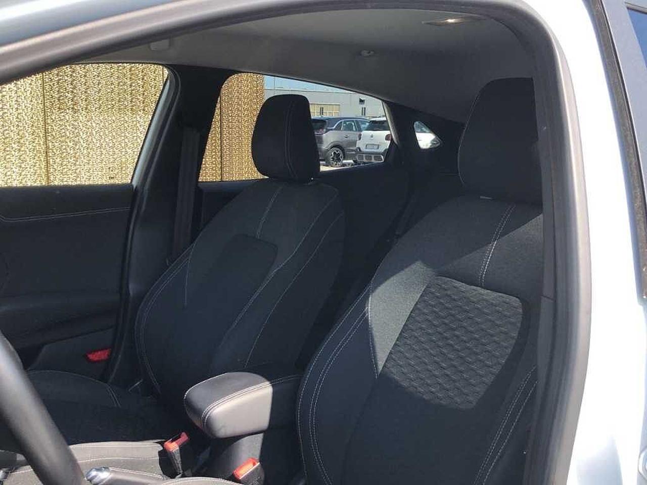 Ford Ford Puma usata, con alette parasole anteriori orientabili