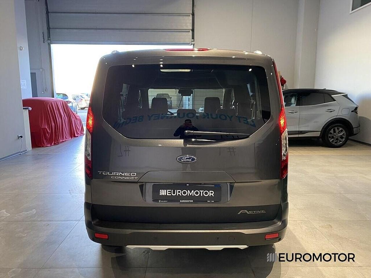 Ford Ford Tourneo usata, con 4 cilindri