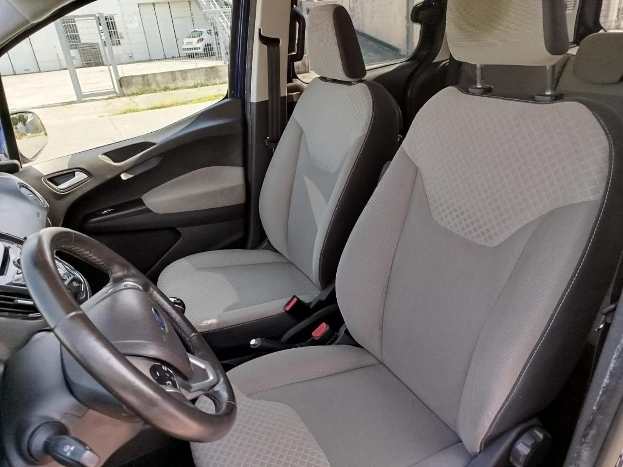 Ford Ford Tourneo usata, con servo sterzo