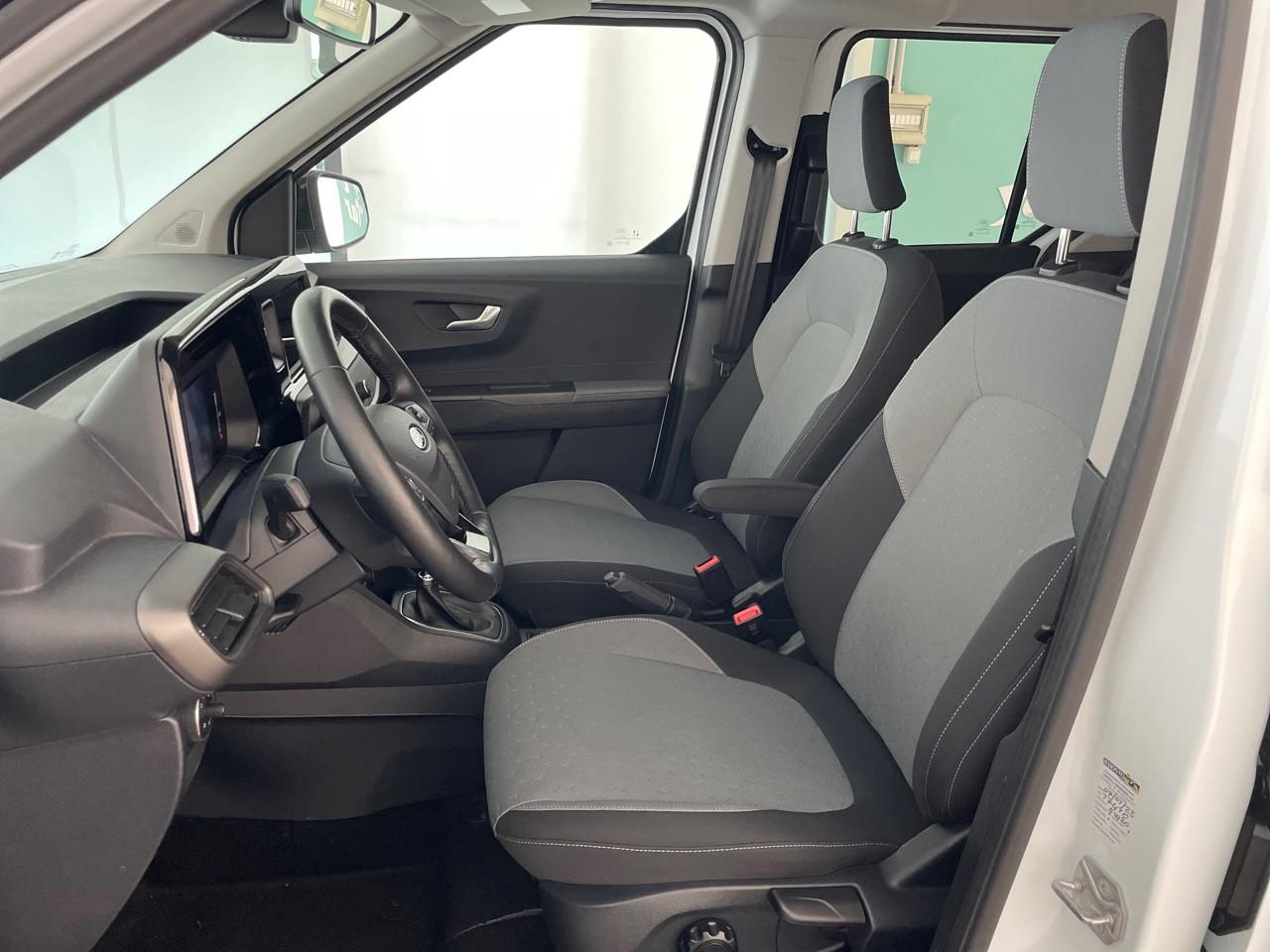 Ford Ford Tourneo usata, con comandi audio al volante