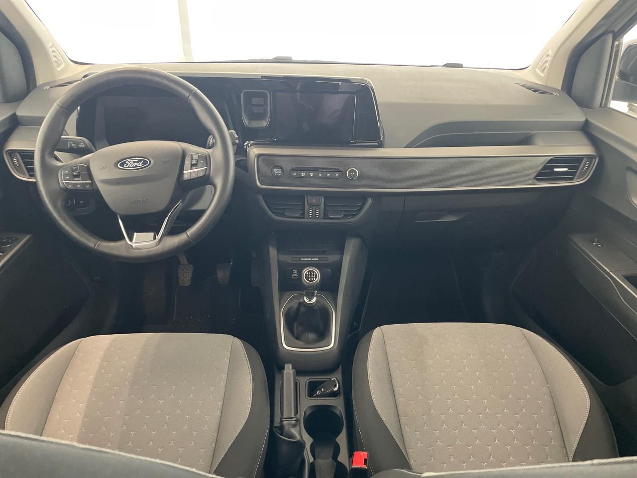 Ford Ford Tourneo usata, con comandi apps