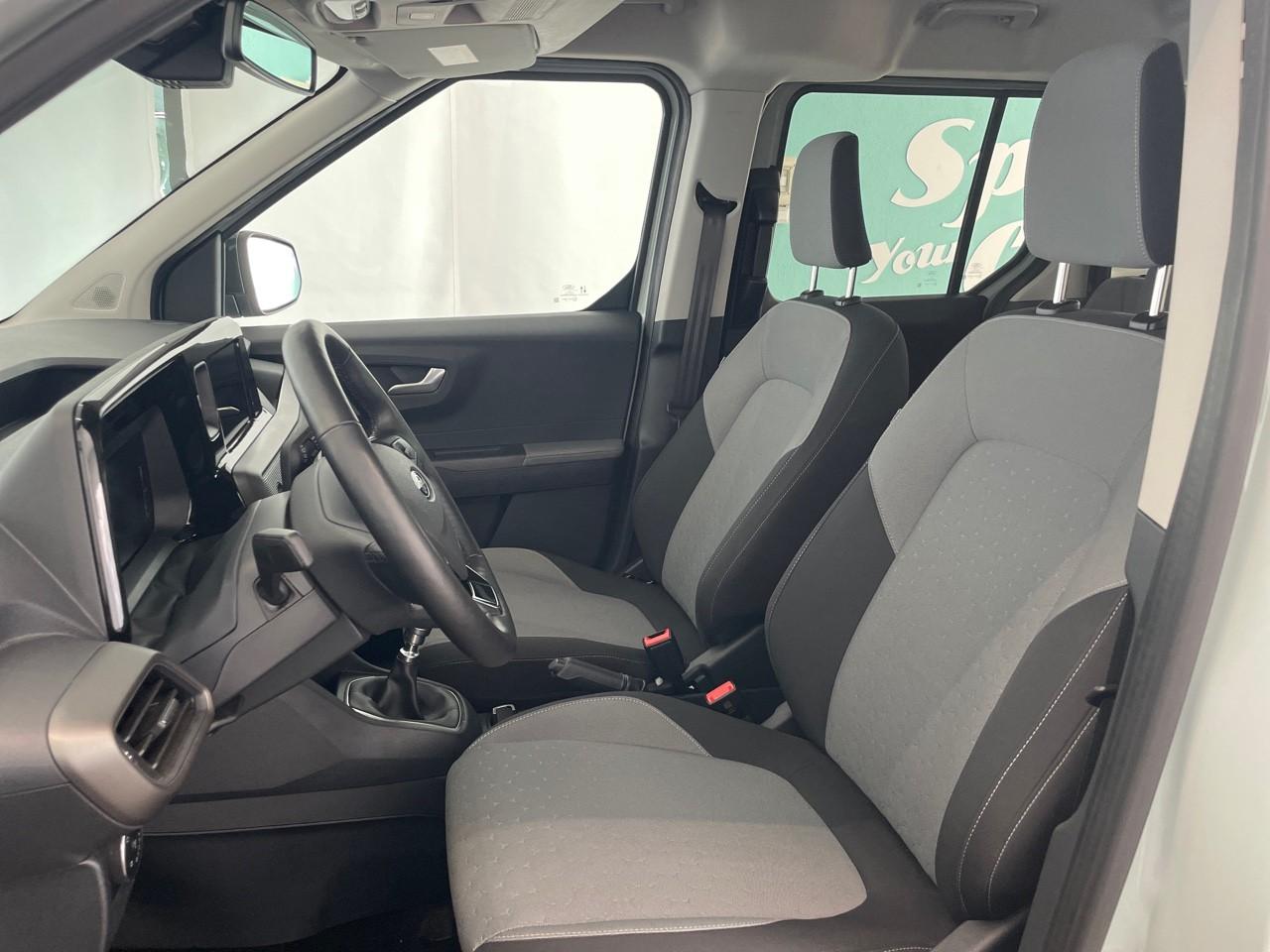 Ford Ford Tourneo usata, con comandi audio al volante