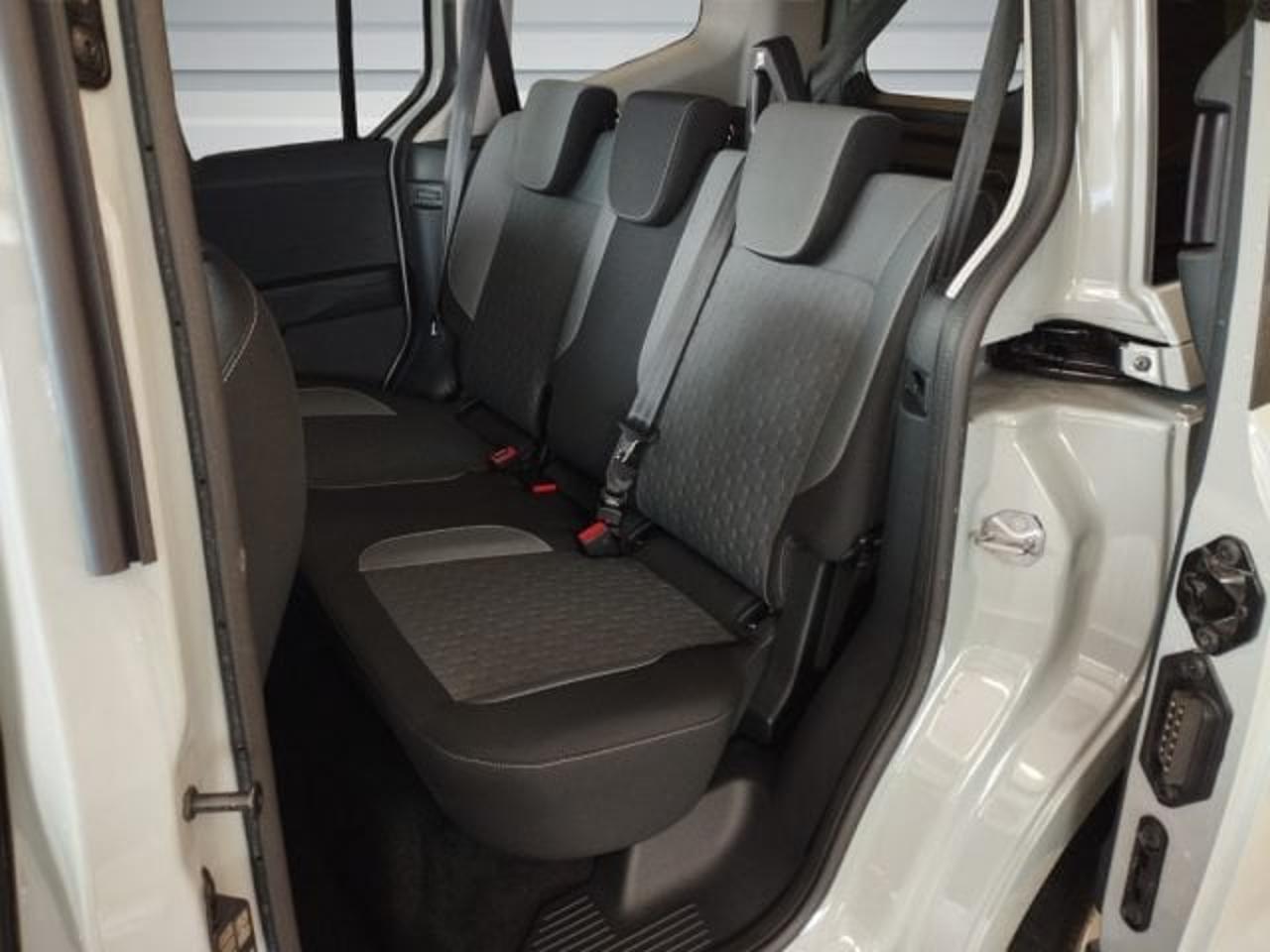 Ford Tourneo - Foto 5